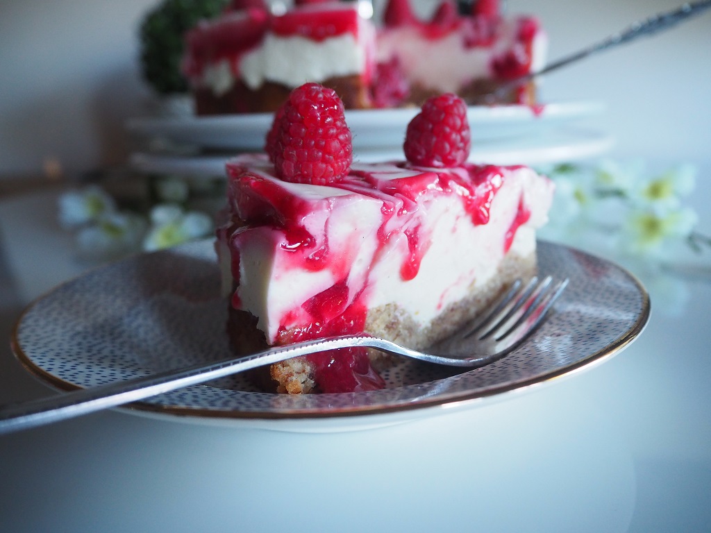 Bringebærostekake - Tove Holter