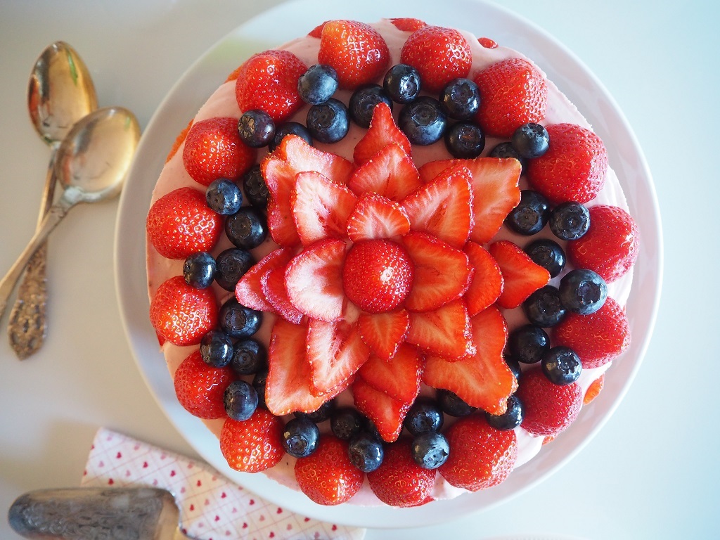 Brownie-med-jordbaermousse-2-oppskrift-Idefull-Inspirert-av-Tove-Holter