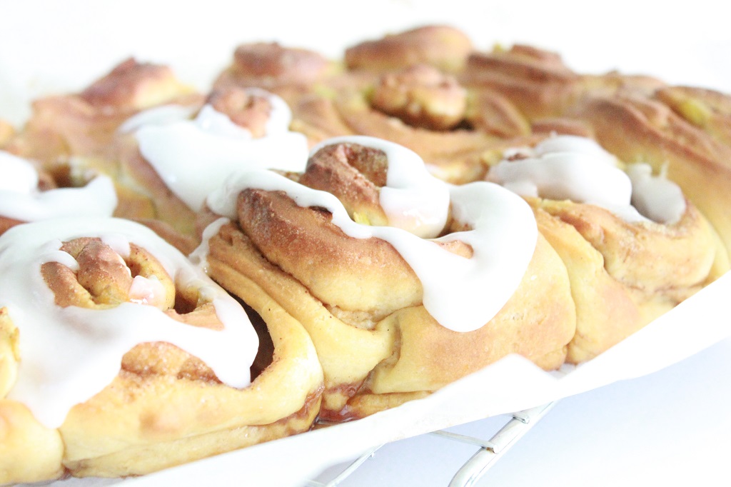 Rabarbrasnurr-kanelsnurr-med-rabarbra-oppskrift-idefull-inspirert-av-tove-holter