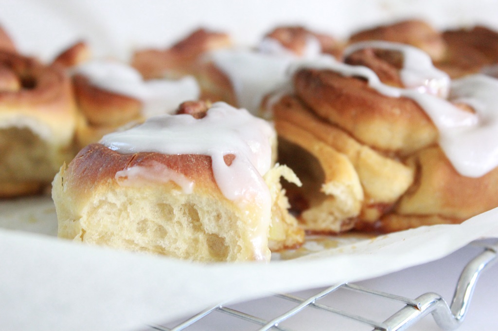 Rabarbrasnurr-kanelsnurr-med-rabarbra-oppskrift-idefull-inspirert-av-tove-holter