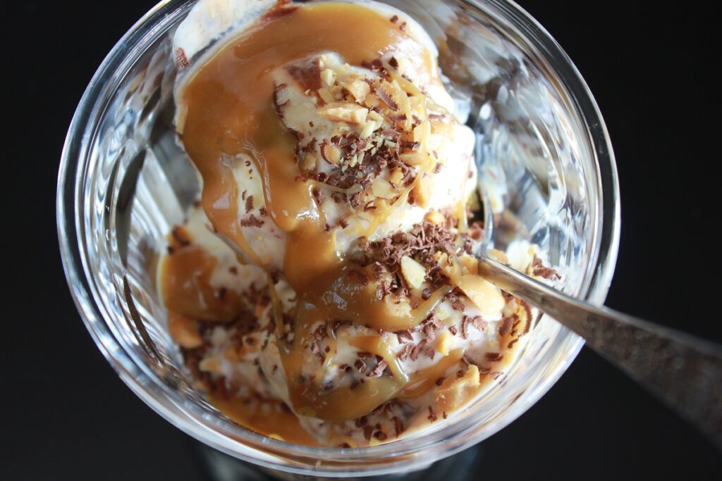 snickersis-iskrem-hjemmelaget-oppskrift-idefull-inspirert-av-tove-holter