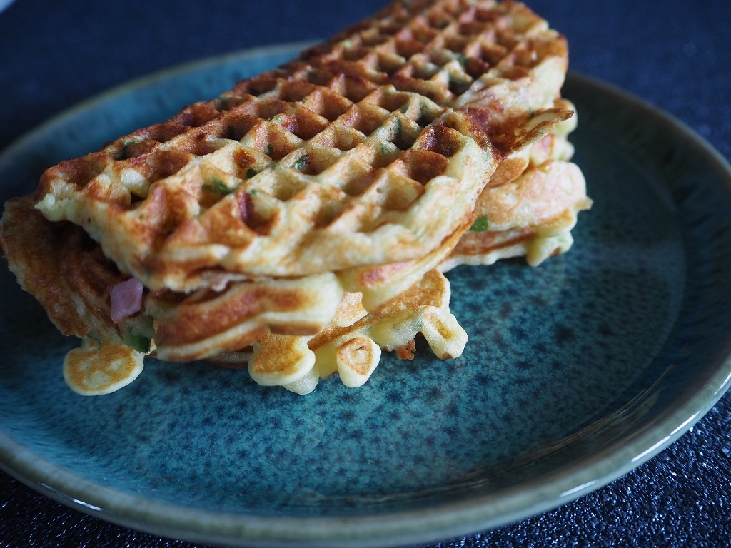 Vaffel-med-ost-og-skinke-lunsjvaffel-oppskrift-Idefull-Inspirert-av-Tove-Holter